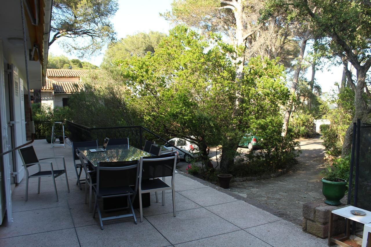 Bed and Breakfast La Maison Blanche Saint Aygulf Exterior foto